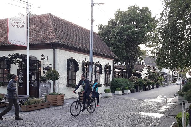 Belgrade sightseeing by car - What the guides add to the ride