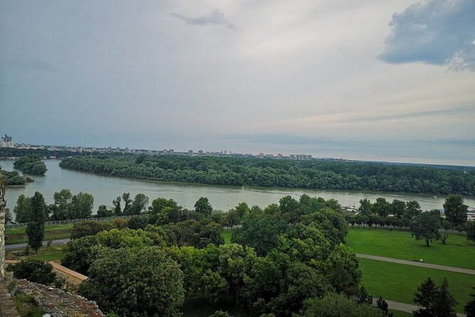 Belgrade Sightseeing Half-Day Trip Old and New Belgrade - Republic Square: a practical finish