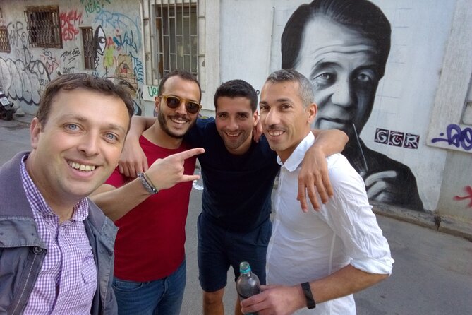 Belgrade Walking Tour in French - Dorćol and the clues written in Cyrillic