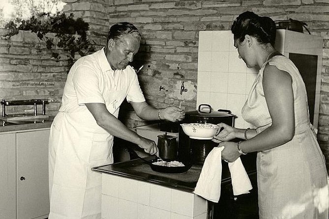 Eat Like Tito - Gastro Historical Experience - Learning Karađorđe steak in a private kitchen