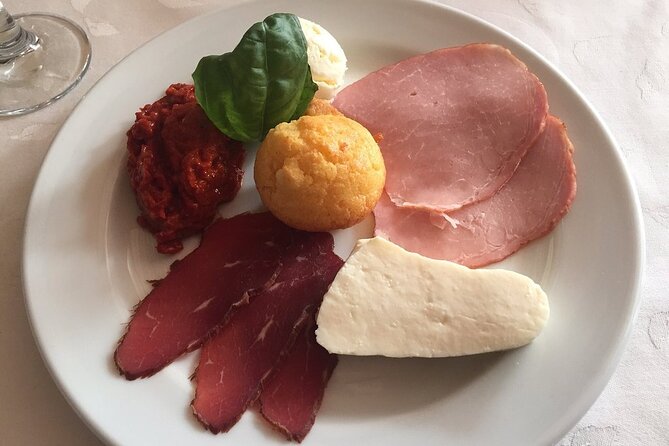 Food and culture tour in Belgrade - History without leaving the table