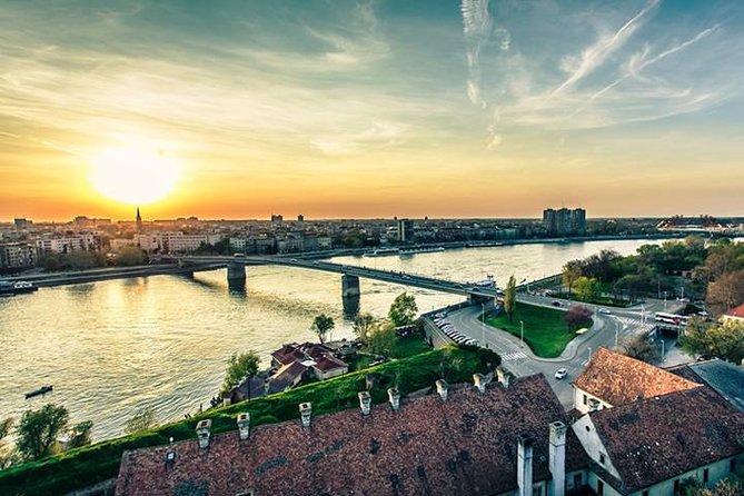 From Belgrade: Novi Sad and Sremski Karlovci Tour - Sremski Karlovci, Baroque streets and Bermet wine