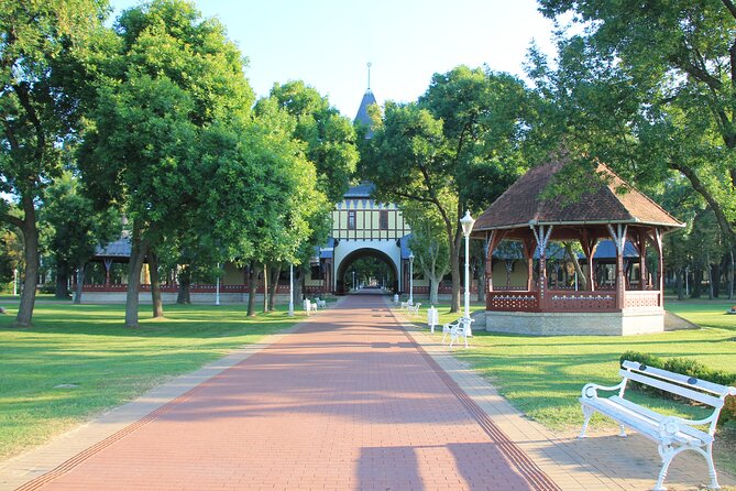 Private Full-Day Tour to Subotica, Palić lake & Sombor from Belgrade - Guide quality and the value of live commentary